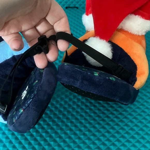 BLUEY Bluey and Bingo 3D Holiday Plush Slipper / Little Kid | 13 - 1 - Picture 7 of 14